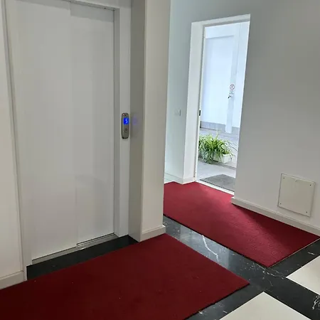 Modern شقة باري